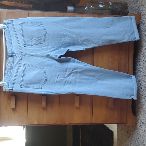 NWT No Boundaries: Super High-rise Girlfriend Jean, light wash - Picture 5 of 5